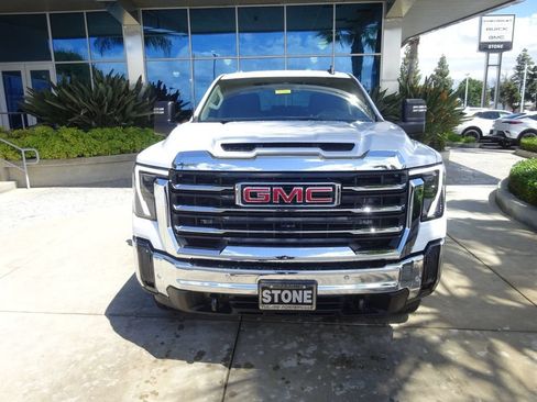 New 2026 GMC Sierra 2500 SLE AWD/4WD image 2