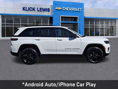 Used 2023 Jeep Grand Cherokee Altitude AWD/4WD image 9