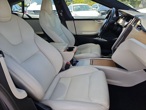 Used 2020 Tesla Model S Long Range Plus AWD/4WD image 10