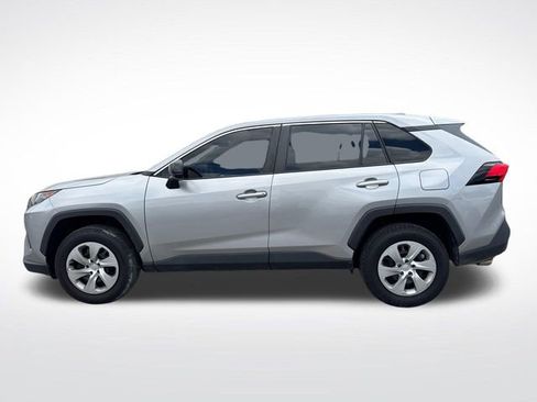 Used 2022 Toyota RAV4 LE AWD/4WD image 3