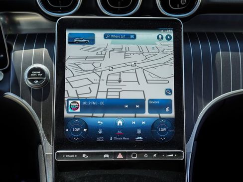 Used 2024 Mercedes-Benz GLC 300 4MATIC w/ AMG Line image 31