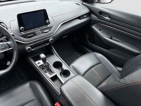 Used 2020 Nissan Altima 2.5 SR w/ Premium Package image 23