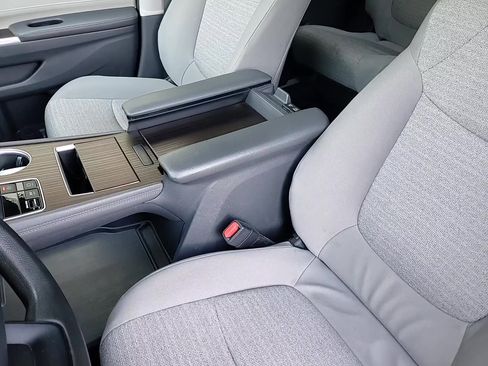 Used 2022 Toyota Sienna LE image 19