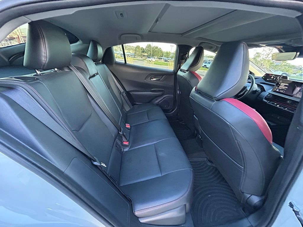 Used 2024 Toyota Prius Prime FWD image 31