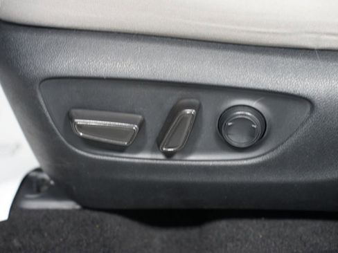 Used 2022 Toyota RAV4 XLE image 32