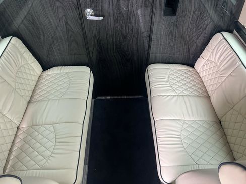 Used 2020 Mercedes-Benz Sprinter 3500 image 18