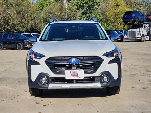 Used 2025 Subaru Outback Touring image 2