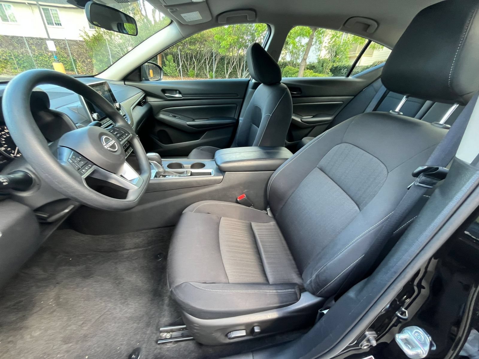 Used 2025 Nissan Altima 2.5 SV FWD image 26