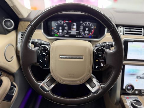 Used 2019 Land Rover Range Rover HSE image 17
