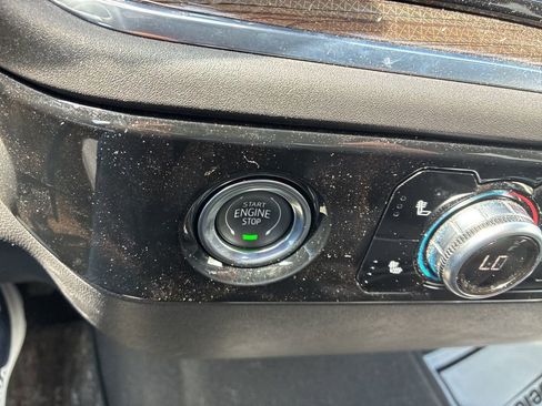 Used 2024 GMC Sierra 1500 Elevation image 13