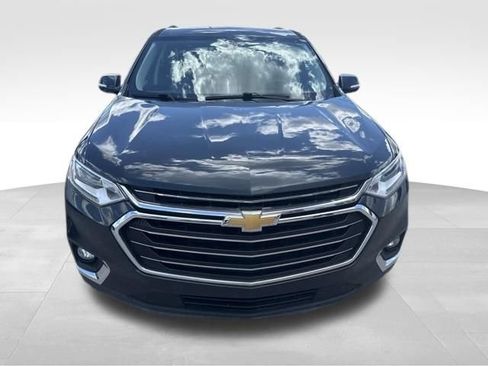 Used 2019 Chevrolet Traverse LT FWD image 3
