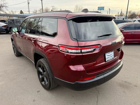 Used 2024 Jeep Grand Cherokee L Altitude image 7