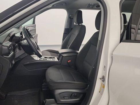 Used 2023 Ford Explorer XLT AWD/4WD image 14