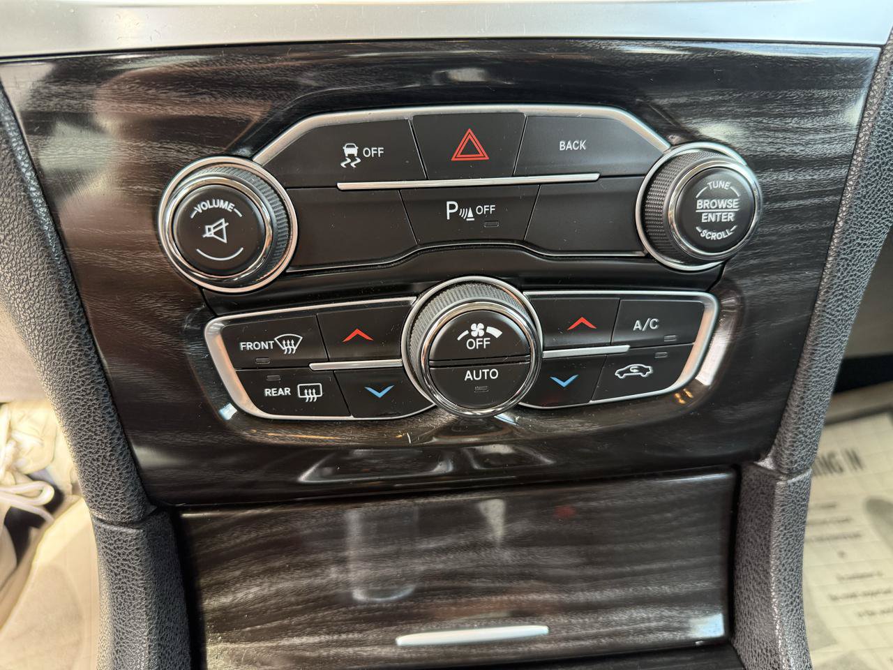 Used 2016 Chrysler 300 Limited RWD image 20