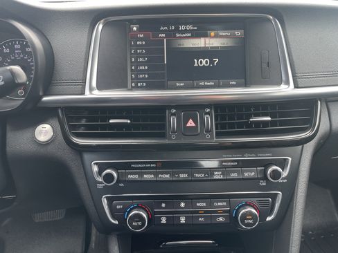 Used 2017 Kia Optima EX w/ Premium Package FWD image 20