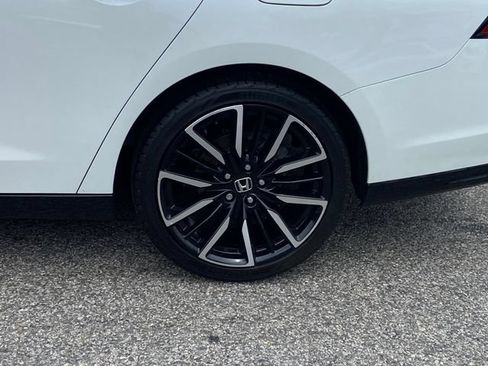 Used 2025 Honda Accord Touring image 12