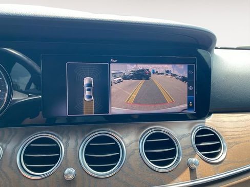 Used 2018 Mercedes-Benz E 300 image 29
