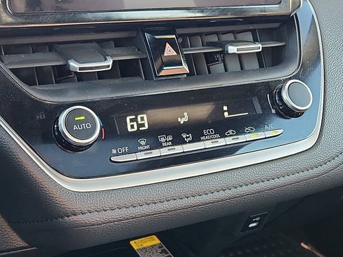 Used 2023 Toyota Corolla XSE image 17