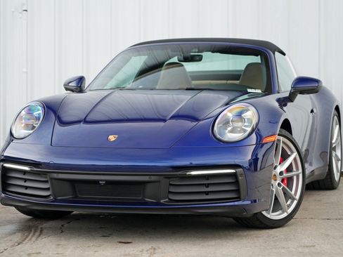 Used 2022 Porsche 911 Targa 4S w/ Premium Package AWD/4WD image 3