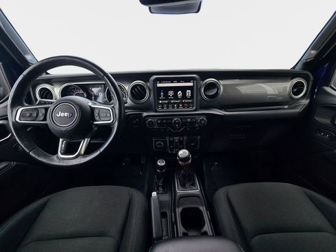 Used 2019 Jeep Wrangler Unlimited Sahara AWD/4WD image 11