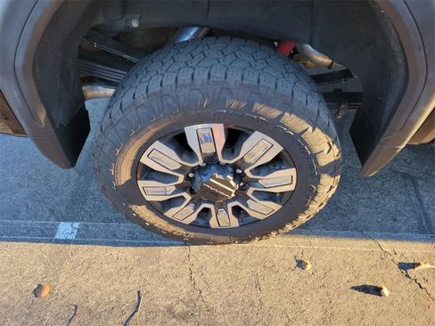 Used 2024 GMC Sierra 2500 Denali w/ Denali Reserve Package image 8