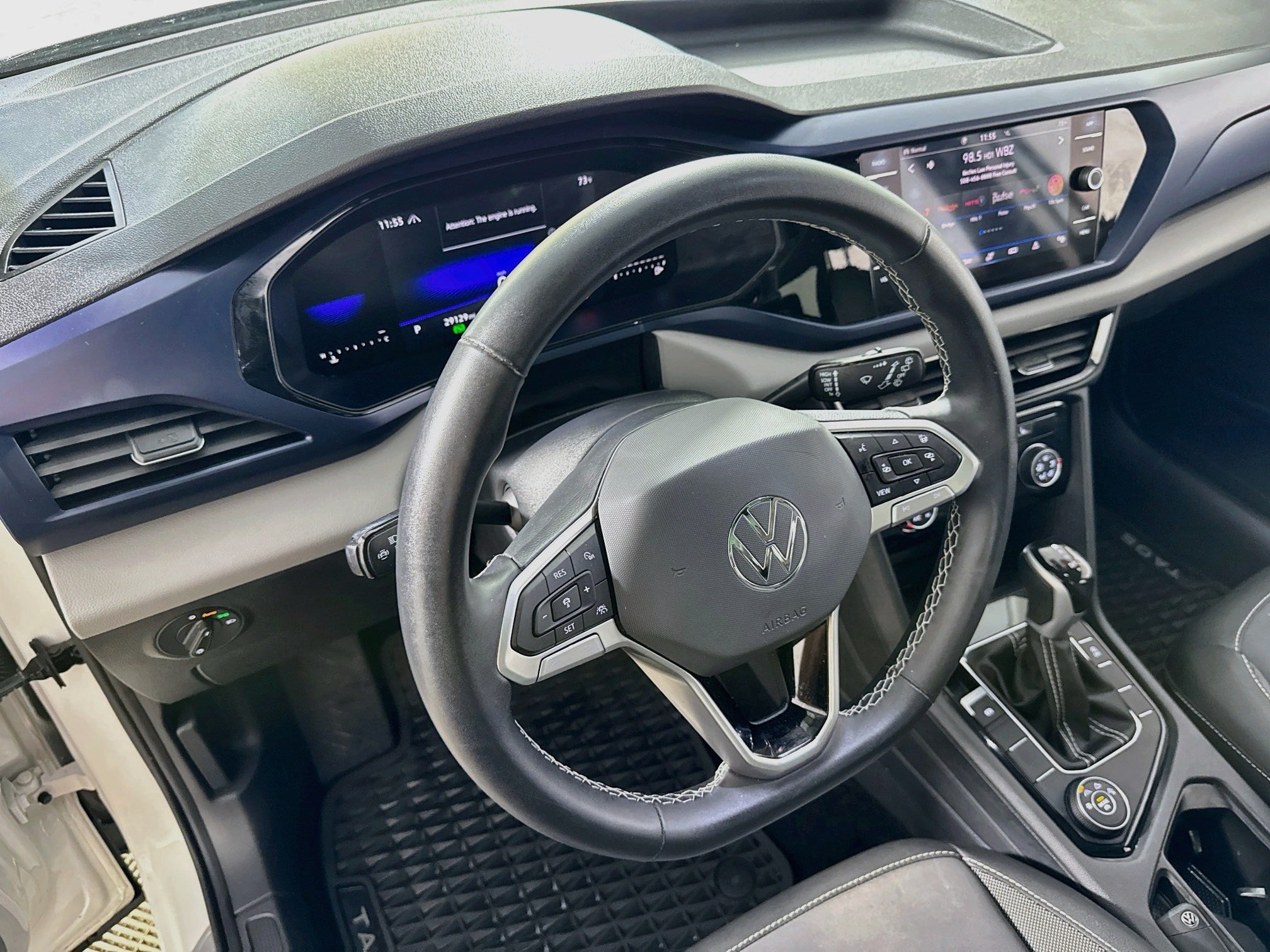 Used 2023 Volkswagen Taos SE w/ Panoramic Sunroof Package AWD/4WD image 24