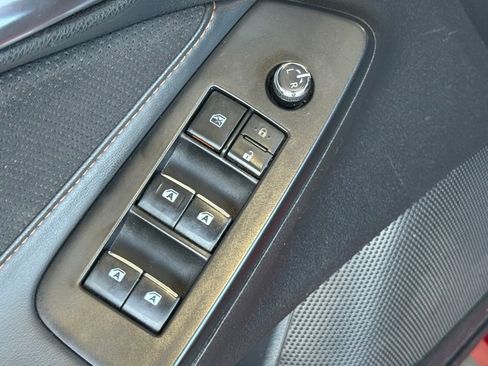 Certified 2019 Toyota Avalon XSE w/ Preferred Accessory Package image 18