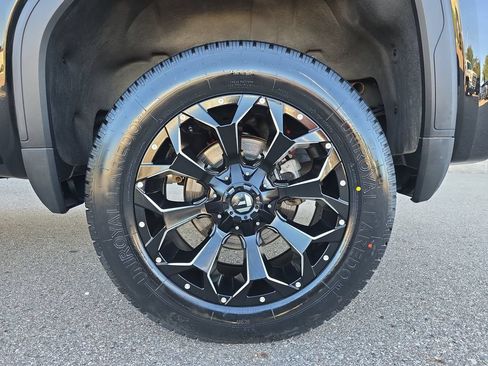 Used 2024 GMC Sierra 1500 AT4 w/ Technology Package AWD/4WD image 36