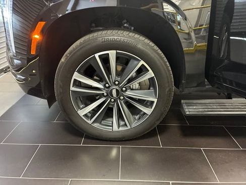 Used 2025 Cadillac Escalade Sport AWD/4WD image 28