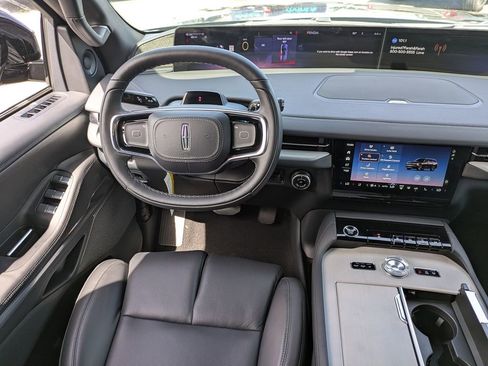 New 2026 Lincoln Navigator Reserve w/ Jet Appearance Package AWD/4WD image 23