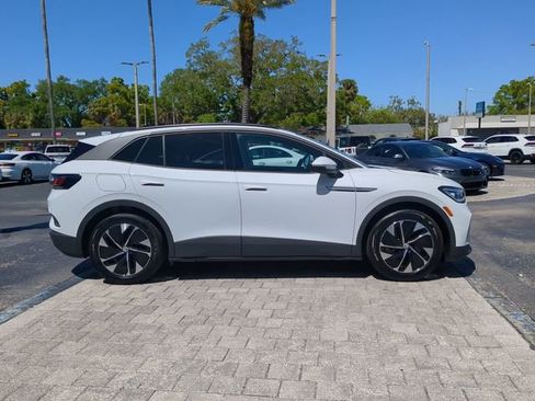 Certified 2022 Volkswagen ID.4 Pro S image 3