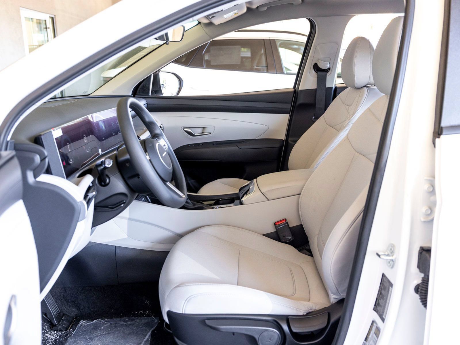 New 2025 Hyundai Tucson SE FWD image 16