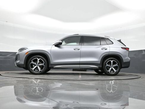 New 2026 Volkswagen Tiguan SE FWD image 28