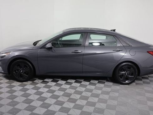 Used 2023 Hyundai Elantra SEL FWD image 5