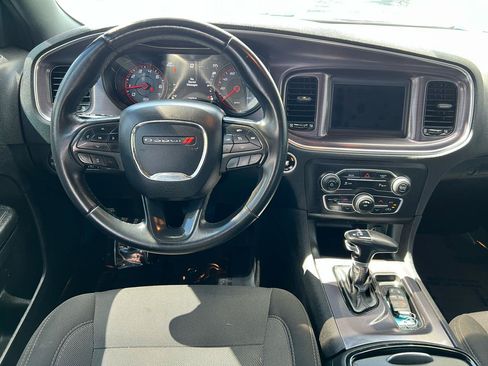 Used 2018 Dodge Charger SXT w/ Blacktop Package RWD image 17