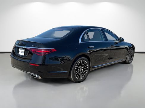 Used 2022 Mercedes-Benz S 580 4MATIC Sedan image 3