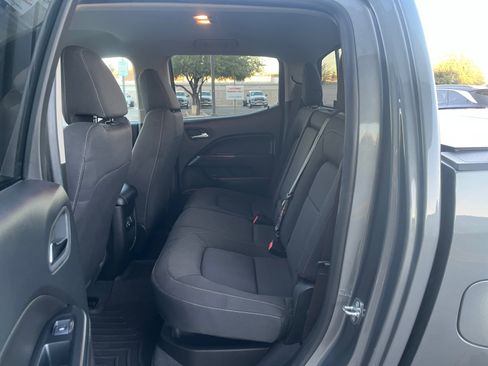 Used 2022 Chevrolet Colorado LT w/ LT Convenience Package image 17