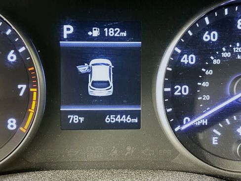 Used 2018 Hyundai Elantra GT image 19