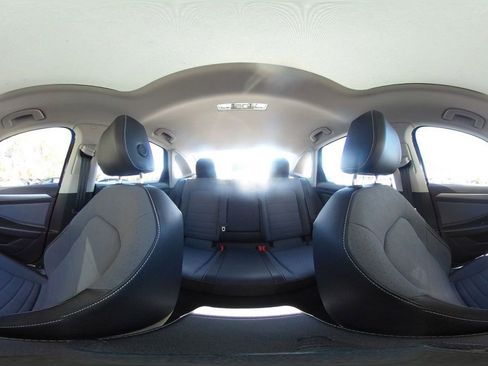 Used 2025 Volkswagen Jetta SE image 41