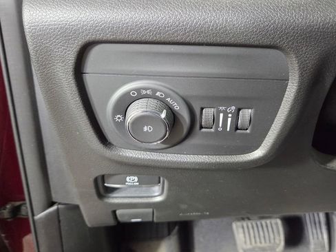 Used 2022 Jeep Grand Cherokee Overland w/ Luxury Tech Group IV image 18