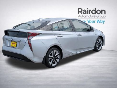 Used 2017 Toyota Prius Two FWD image 7