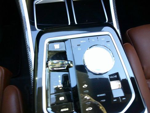 Used 2025 BMW 760i xDrive w/ Executive Package image 82