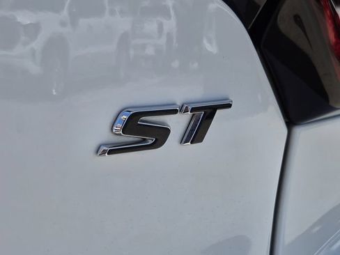 Used 2024 Buick Encore GX Sport Touring w/ Experience Buick Package FWD image 9