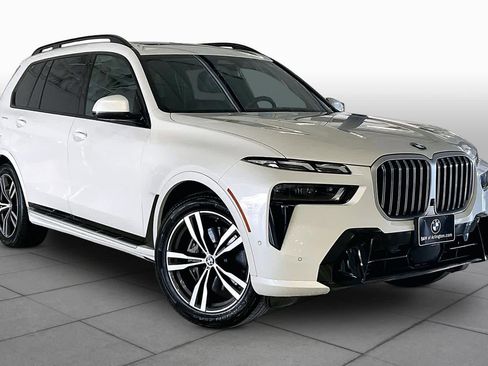 Used 2025 BMW X7 xDrive40i w/ M Sport Package AWD/4WD image 2
