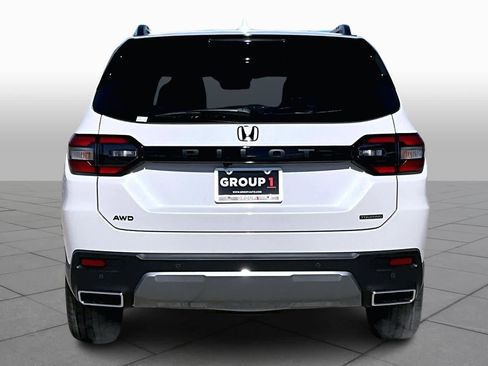 New 2026 Honda Pilot Touring image 4