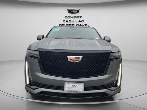 Used 2024 Cadillac Escalade Sport Platinum image 2