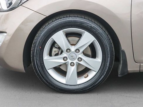 Used 2013 Hyundai Elantra GLS w/ Preferred Pkg image 9