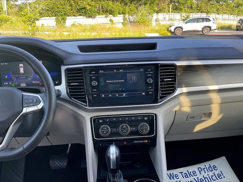 Used 2022 Volkswagen Atlas SE w/ Panoramic Sunroof Package AWD/4WD image 6