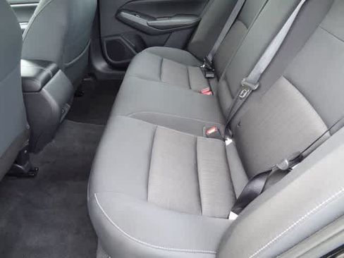 Used 2025 Nissan Altima 2.5 SV FWD image 8