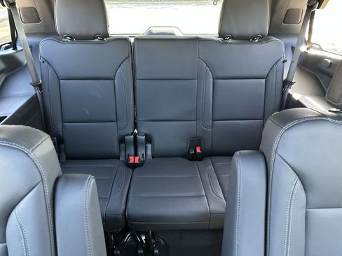 Used 2022 Chevrolet Tahoe Z71 w/ Z71 Off-Road Package image 18